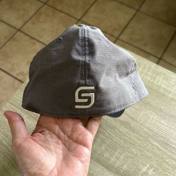 Under Armour Gray Cap - Picture 2 of 4
